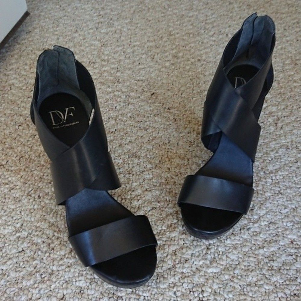Diane von Furstenberg Black Leather Opal Crisscross Wedge Sandals size 8.5/9